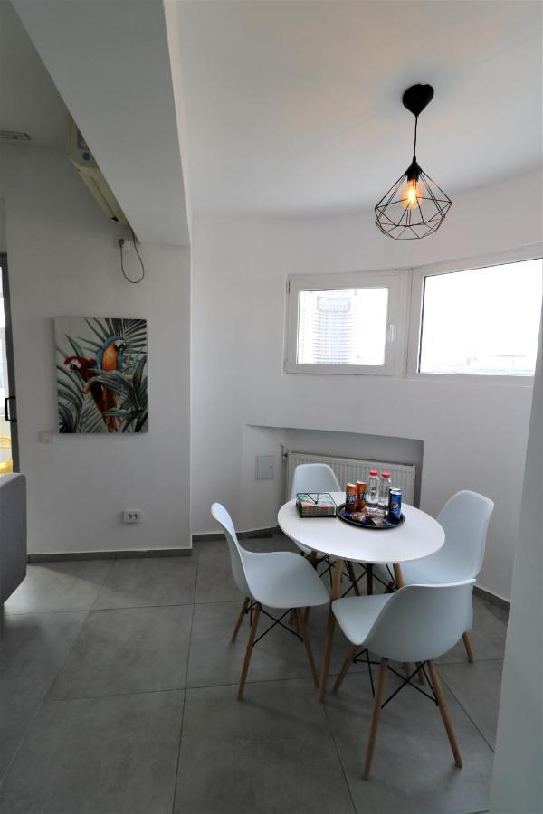 Serenity Heights Apartment: A Panoramic Haven Near Old Town - Free Minibar Bukurešť Exteriér fotografie
