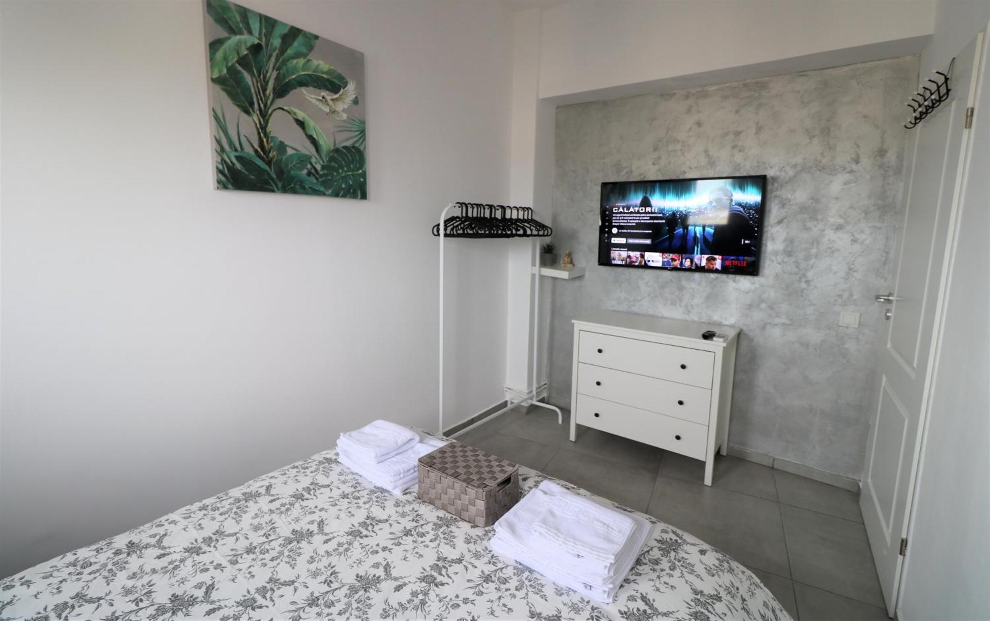 Serenity Heights Apartment: A Panoramic Haven Near Old Town - Free Minibar Bukurešť Exteriér fotografie