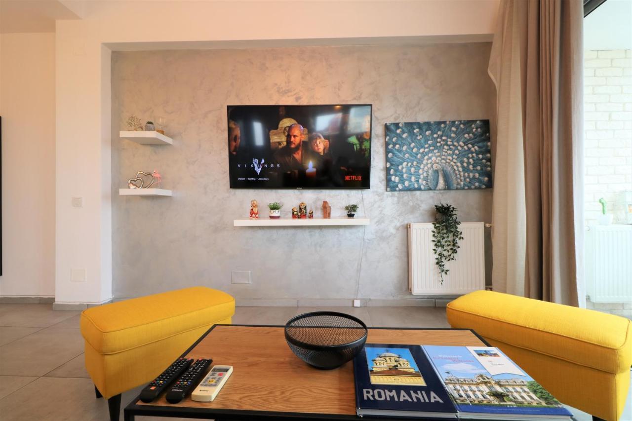 Serenity Heights Apartment: A Panoramic Haven Near Old Town - Free Minibar Bukurešť Exteriér fotografie