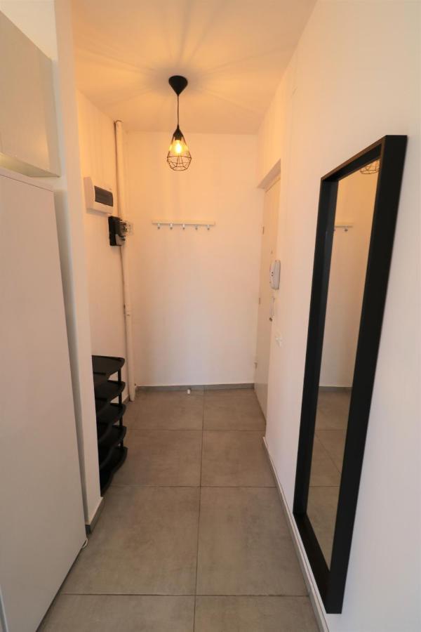 Serenity Heights Apartment: A Panoramic Haven Near Old Town - Free Minibar Bukurešť Exteriér fotografie